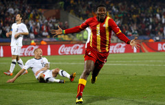 Ashamoah Gyan ghánai csatár gólöröme